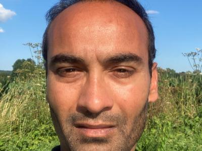 A picture of Dr Sandeep Bakshi