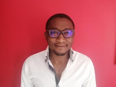 Dr Siphiwe Dube