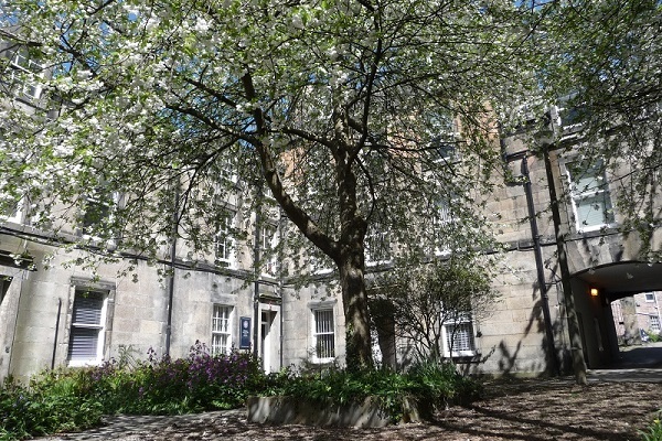 2 Hope Park Square